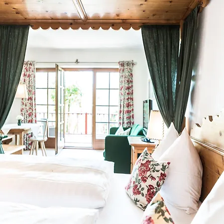 Salzburg Holznerwirt Szálloda 4*