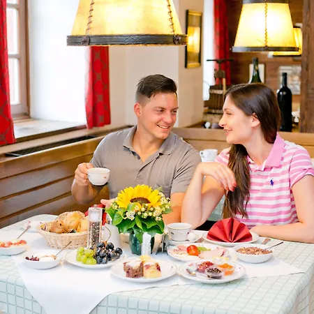 Salzburg Holznerwirt Szálloda 4*