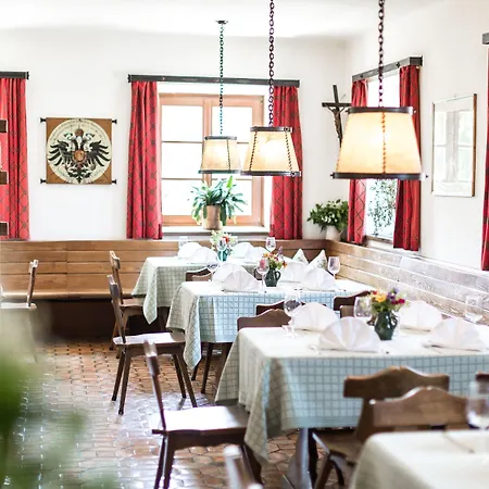 Salzburg Holznerwirt Szálloda 4*