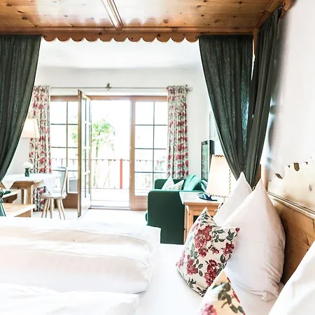 Salzburg Holznerwirt Hotel 4*