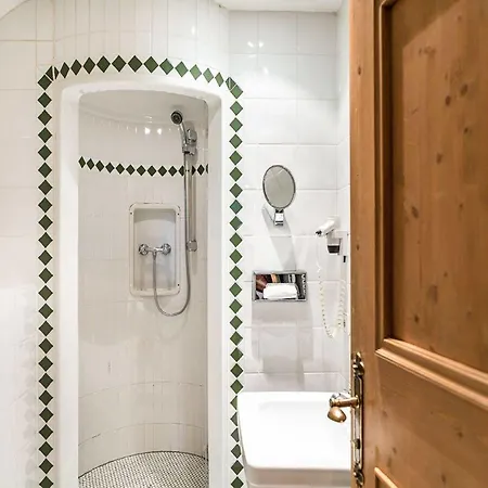 Hotel Salzburg Holznerwirt 4*